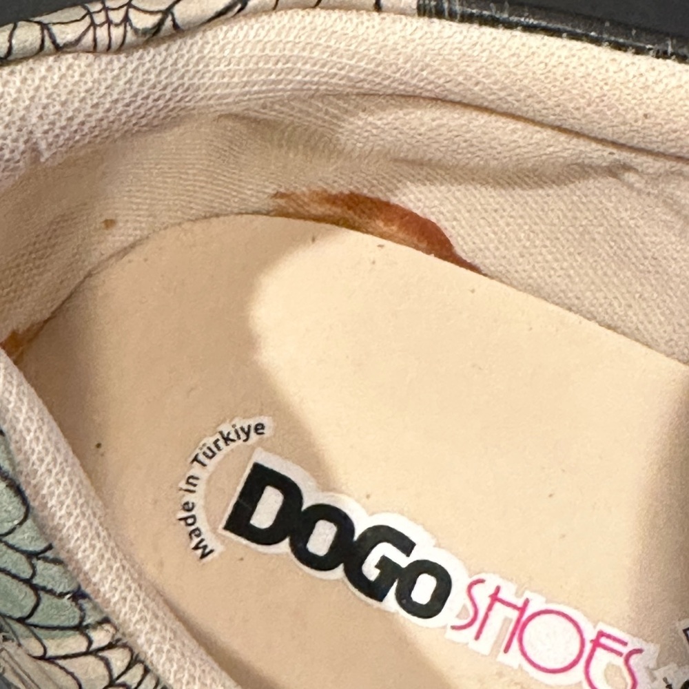 DoGo hand painted vegan ‘Catpire’ sneakers - Picture 9 of 16